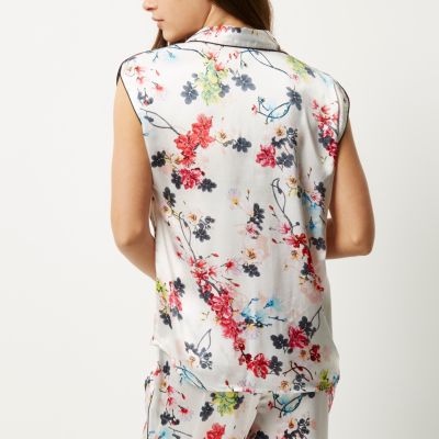White floral print sleeveless pyjama shirt